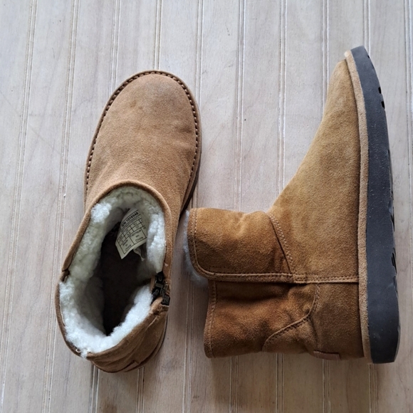 UGG Abree 1016548 Mini Sheepskin Chestnut Suede Side Zip Ankle Boots - Picture 1 of 13